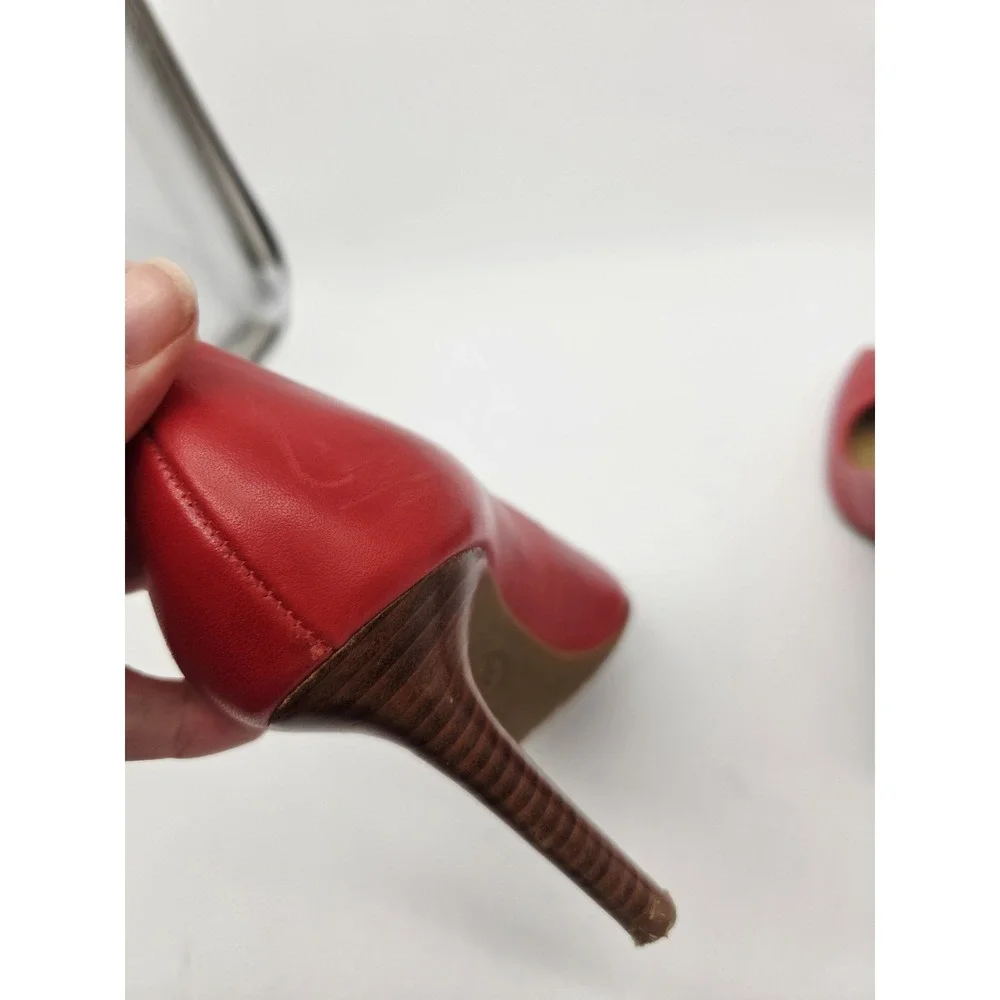 Michael KORS 7.5 M Dorothy Flex red Leather Pump Heel Gold